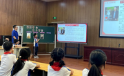 筑梦童年 润物无声